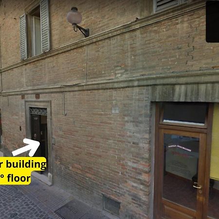 Apartament Netflix - Centro Storico Urbino Zewnętrze zdjęcie